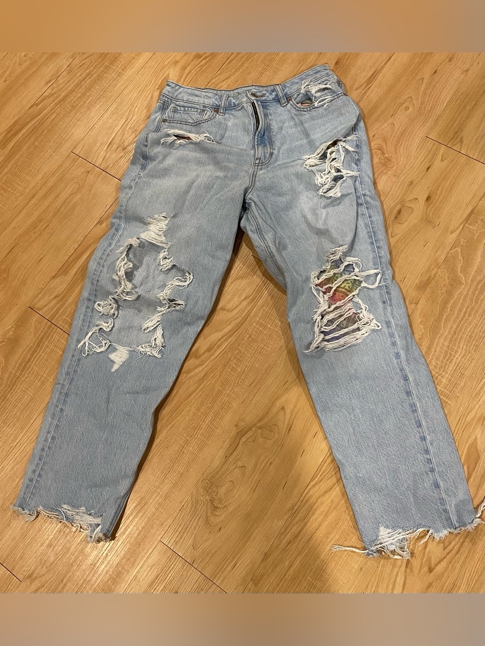 American Eagle Outfitters Light Wash Distressed Straight Leg Jeans